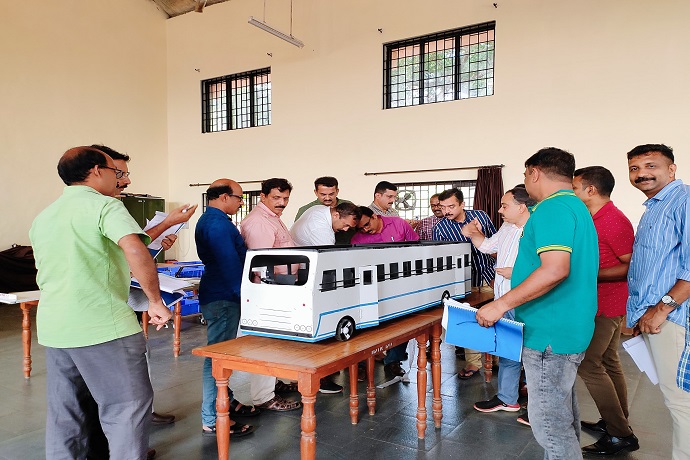 BUS BODY CODE TRAINING') }}